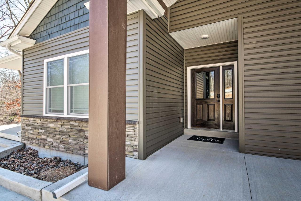 Lakefront Rocky Mount Home With Dock And Fire Pit ภายนอก รูปภาพ