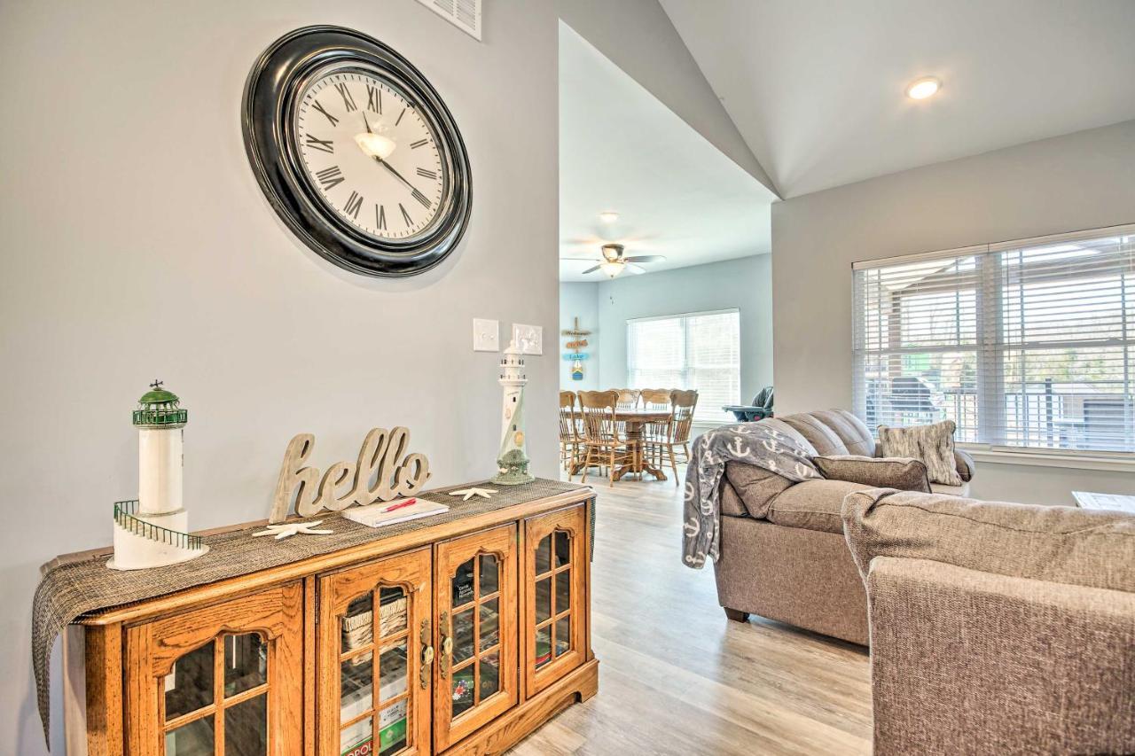 Lakefront Rocky Mount Home With Dock And Fire Pit ภายนอก รูปภาพ