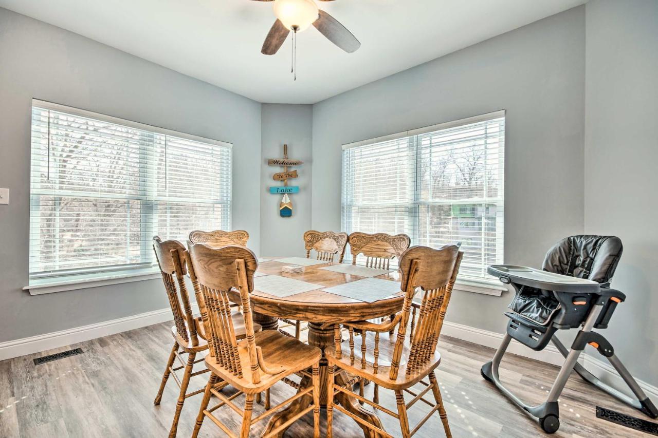Lakefront Rocky Mount Home With Dock And Fire Pit ภายนอก รูปภาพ