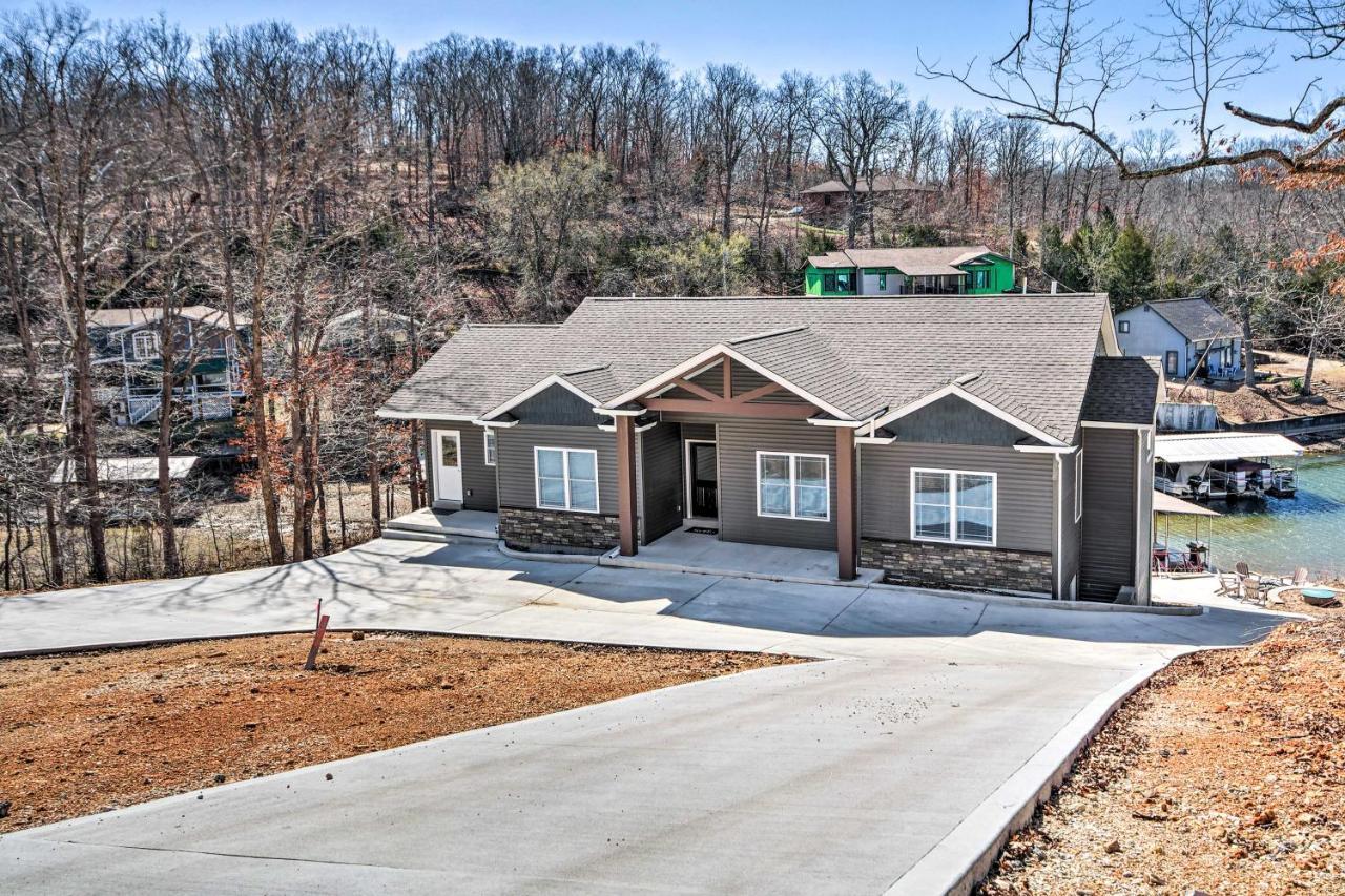Lakefront Rocky Mount Home With Dock And Fire Pit ภายนอก รูปภาพ